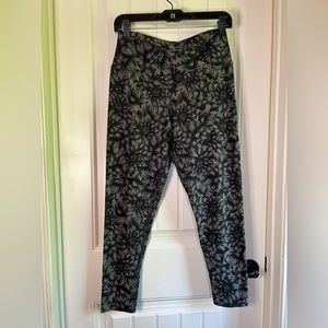 Evolution and Creation EVCR.Com Women’s Large Floral Print Leggings